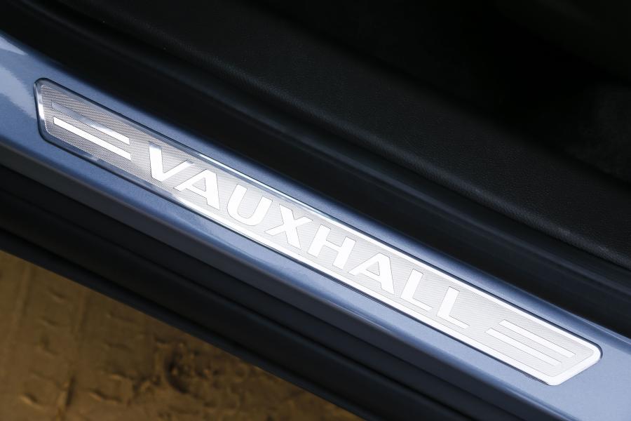  Vauxhall Mokka 2012 года  (фото 61 из 365)